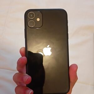 Apple iPhone 11 - 64GB - Great Condition